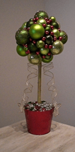 topiary-chrismas-balls-tree71