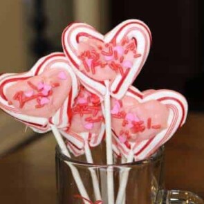candy-cane-valentine-sucker