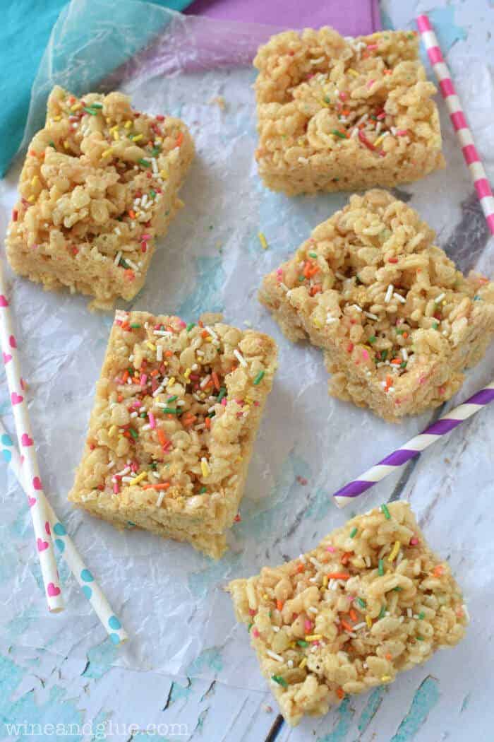 Cookies and Cream Cake Batter Rice Krispie Treats from Wine and Glue