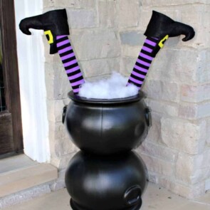 Halloween witches cauldron craft - five minutes is all you need!!