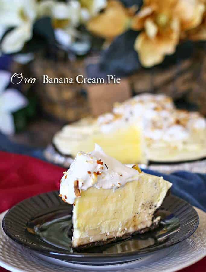 This Oreo Banana Cream Pie is simple & easy to make. Oreo cookie crust, bananas, pudding, whip topping & toasted coconut make for a tasty dessert.