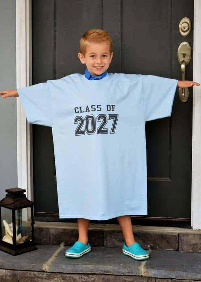 GREAT ideas for first day of school pictures