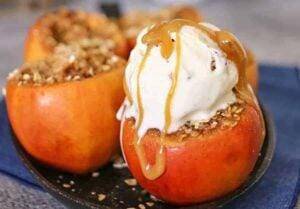 A close up of food, with Apple and Caramel