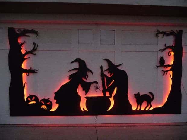 Garage Door Silhouette from Instructables and other easy Halloween decorations