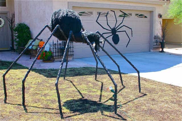 Giant PVC Spider by Sew Crafty GIrl and other great Halloween decorations