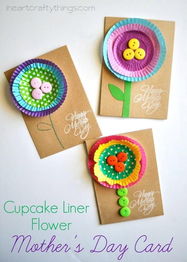 Easy gift bag with cupcake liner flowers - The Craft Train