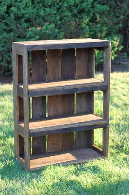 DIY Pallet Bookshelf by Made with Love 