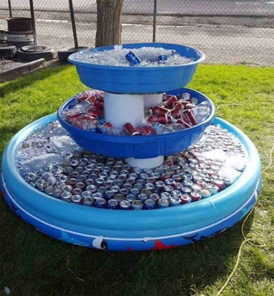 Genius way to serve drinks at an outdoor party or barbecue and tons of other great party hacks and tips