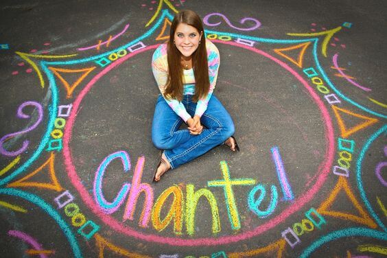 Colorful Chalk Art Senior Picture by Kairariane Photography