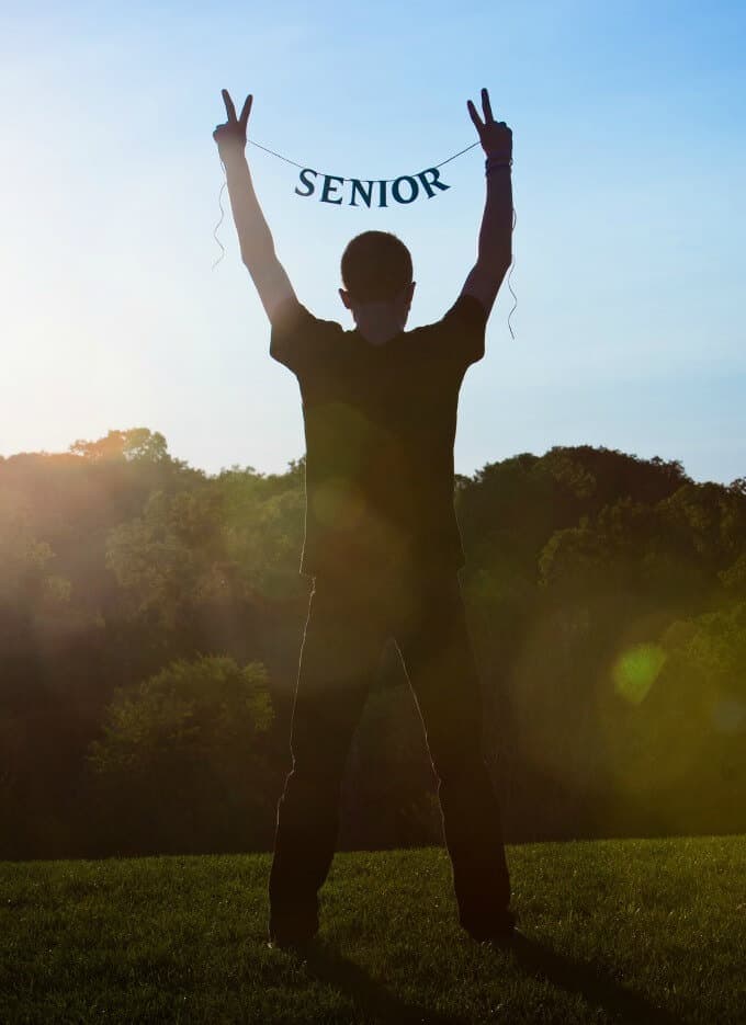These are seriously the best senior picture ideas ever!