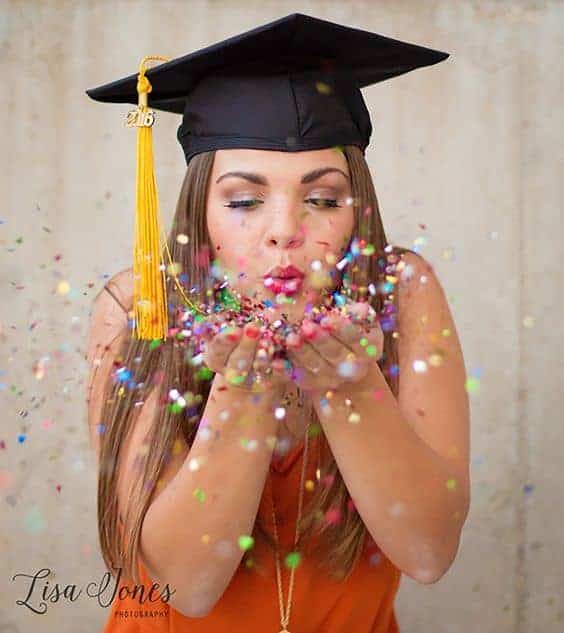 We love the use of the confetti in this great senior picture idea from Lisa Jones Photography!