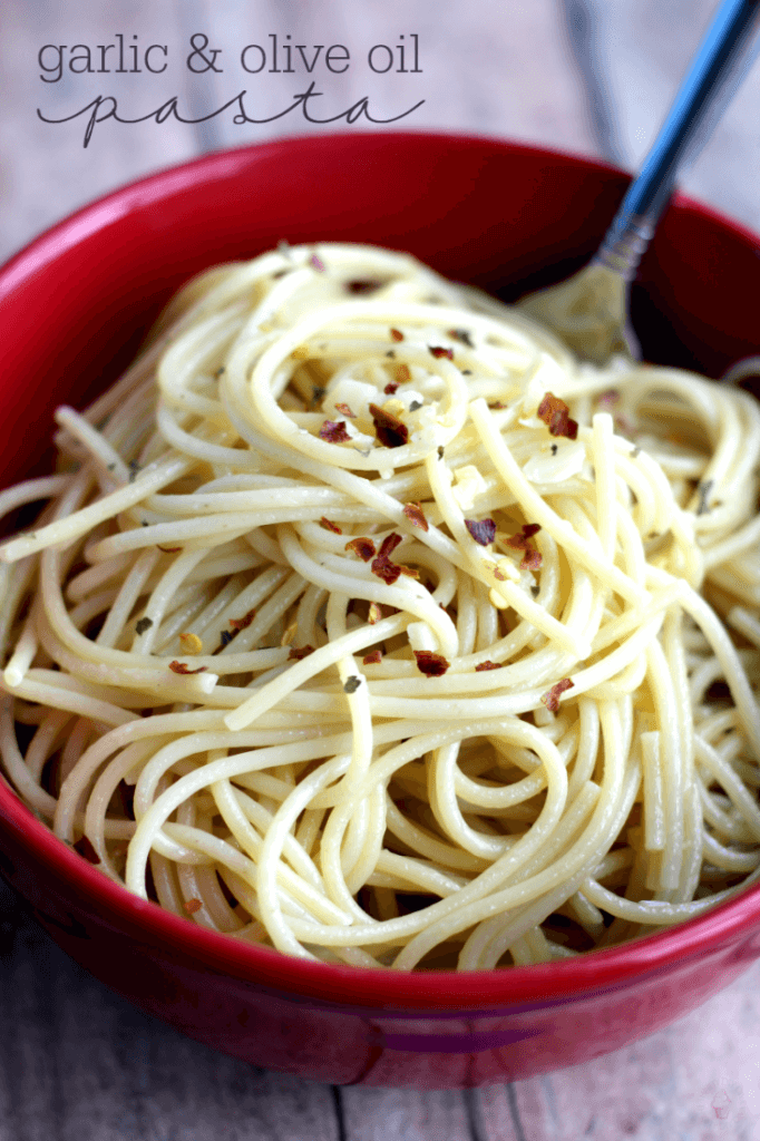 A bowl of pasta, with Spaghetti