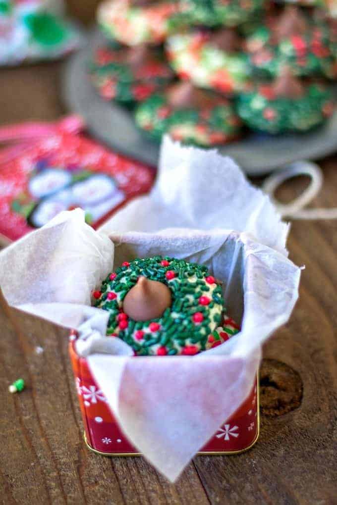 Christmas sugar cookie blossoms in tin
