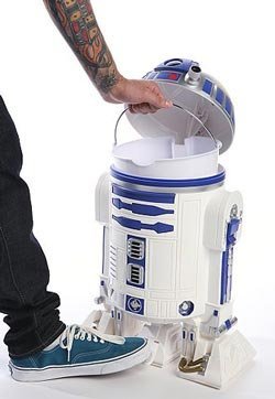 R2D2 Trash Can | Star Wars Crafts, Recipes and Gift Ideas