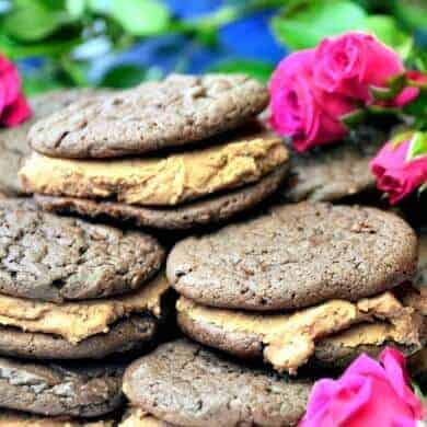 Cookies and cream stuffed cookies with flowers