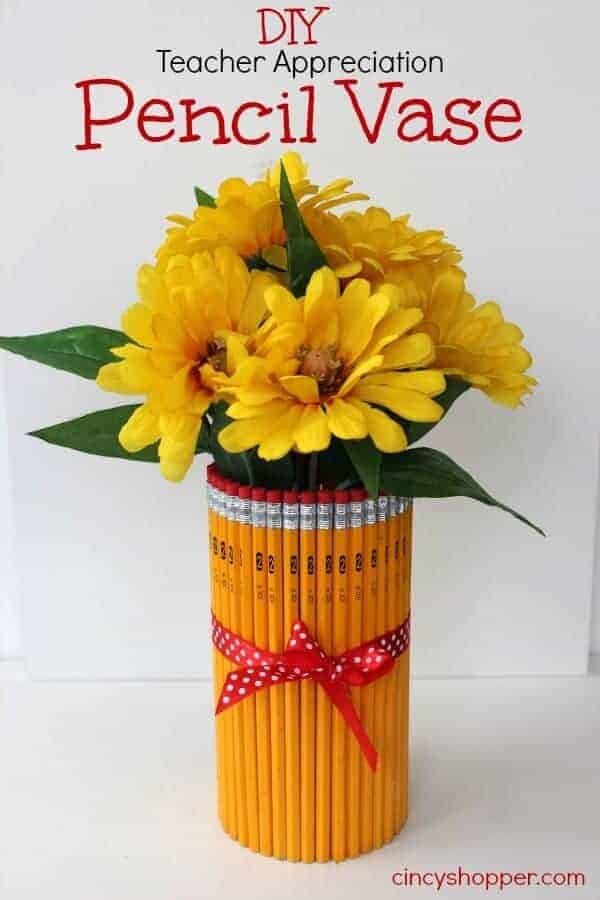 A vase of flowers on a table