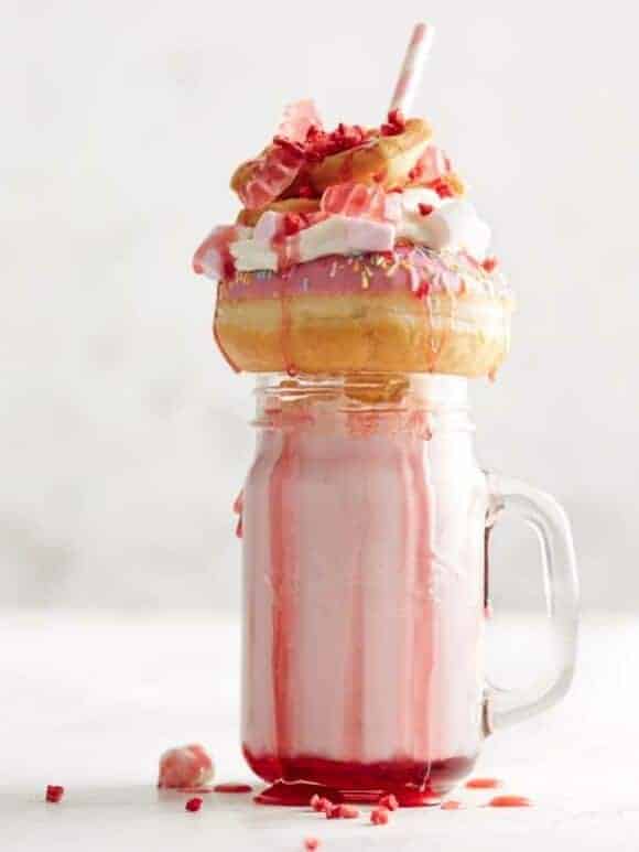 Strawberry Freakshake by Lakeland Blog