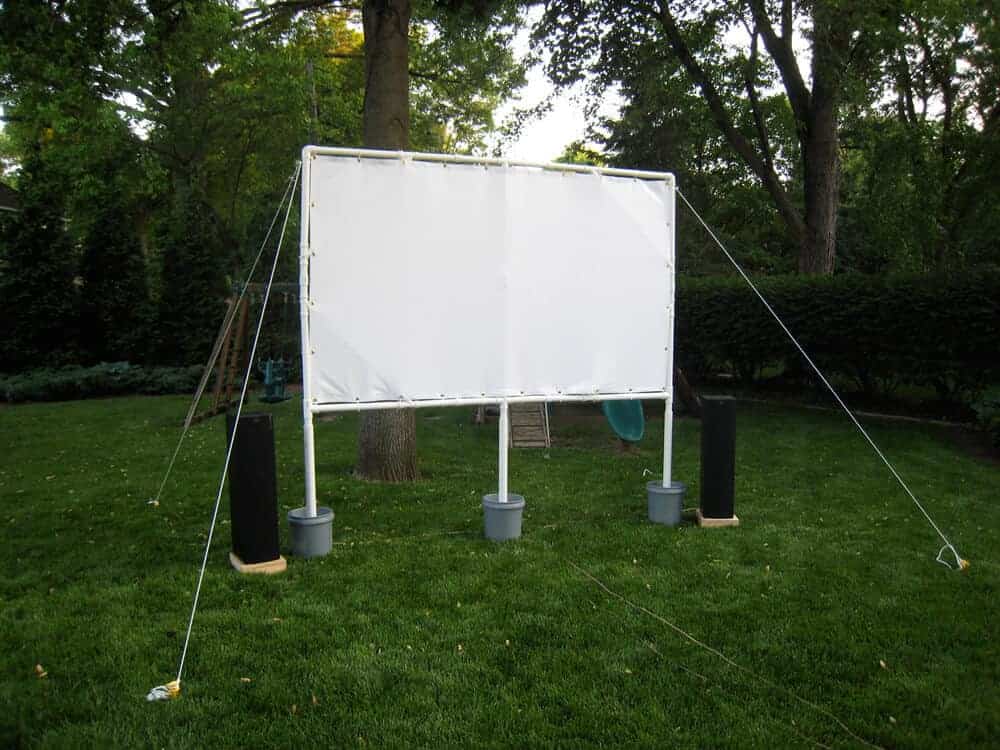 How to make your own DIY outdoor movie theater screen