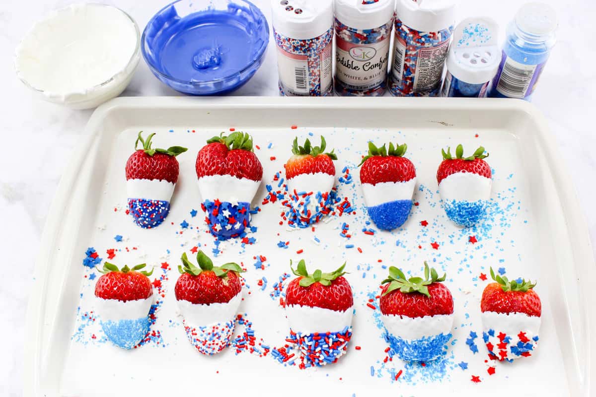 July 4th Inspired White Chocolate Dipped Strawberries - Savings Lifestyle