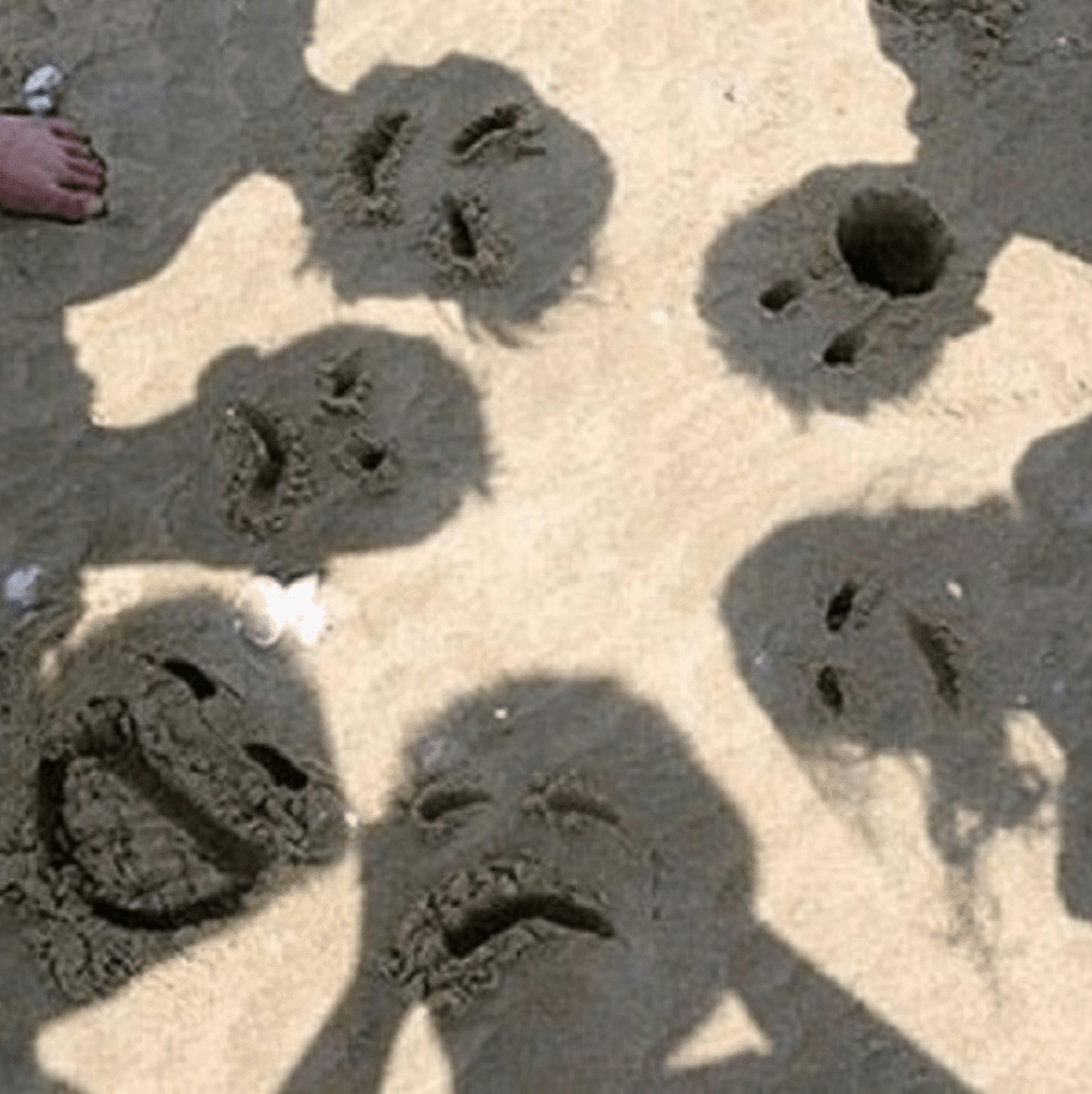 Funny photos to take at the beach