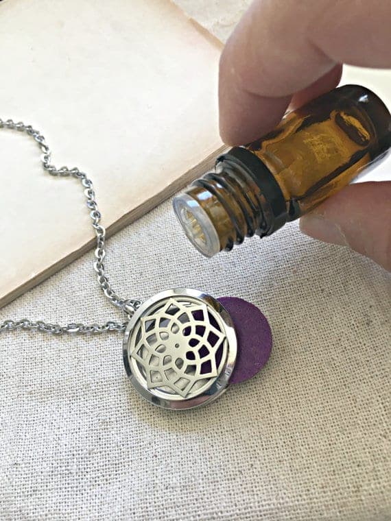 aromatherapy necklace diffuser