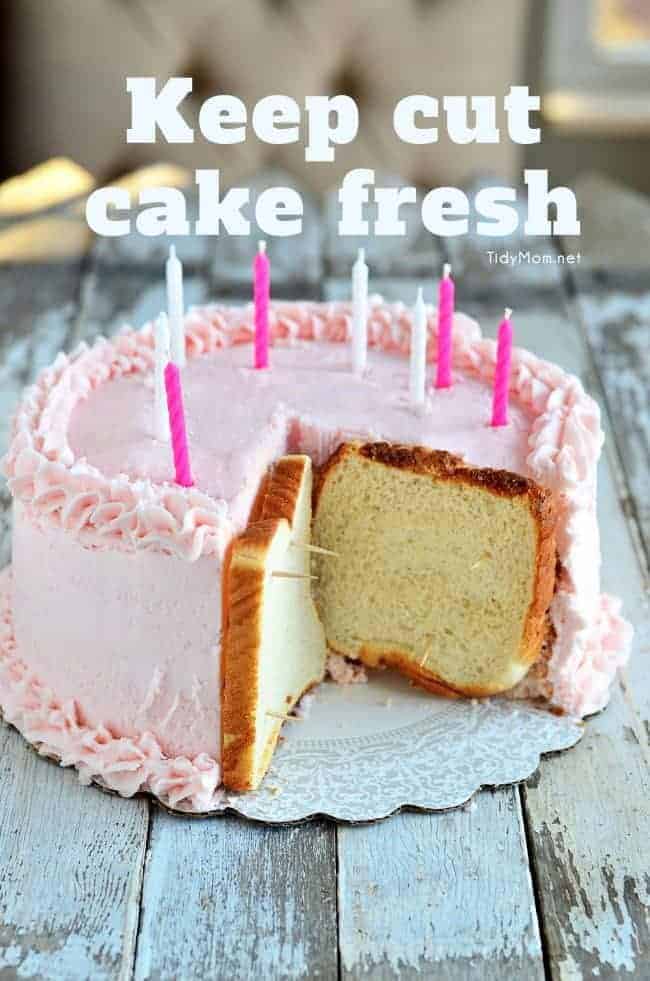 Keep Cut Cake Fresh by Tidy Mom | Become a pro at designing cakes with these cake decorating hacks!