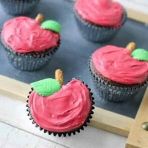 apple shaped cupcakes