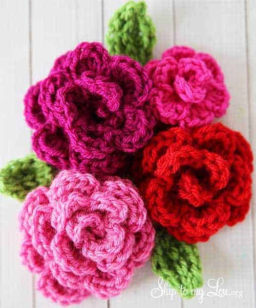 Free Easy Rose Crochet Pattern by Skip My Lou | These are not your grandma's crochet ideas! These cool crochet patterns and handmade items are just plain fabulous! 