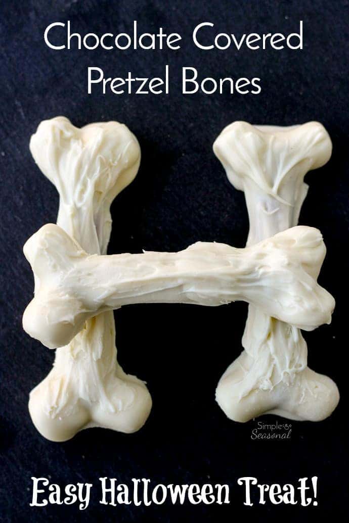 Looking for an EASY Halloween Treat? These Chocolate Covered Pretzel Bones combine sweet and salty and spooky! They are a fun Halloween activity to do with your kids and they will love eating them up!