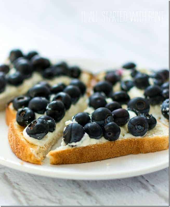 Blueberry Danish by It All Started with Paint and the BEST Weight Watchers Recipes under 7 SmartPoints