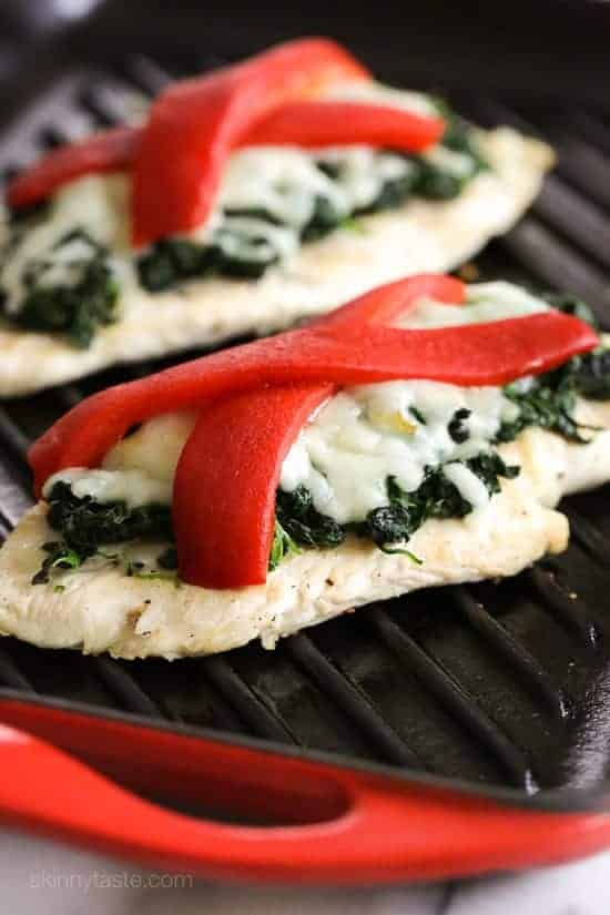 Grilled Chicken with Spinach and Melted Mozzarella by Skinnytaste and the BEST Weight Watchers Recipes under 7 SmartPoints