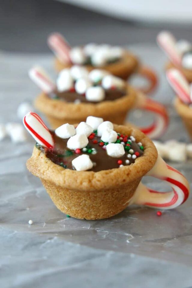 Hot Chocolate Cookie Cups - the best Christmas Cookie Recipe!