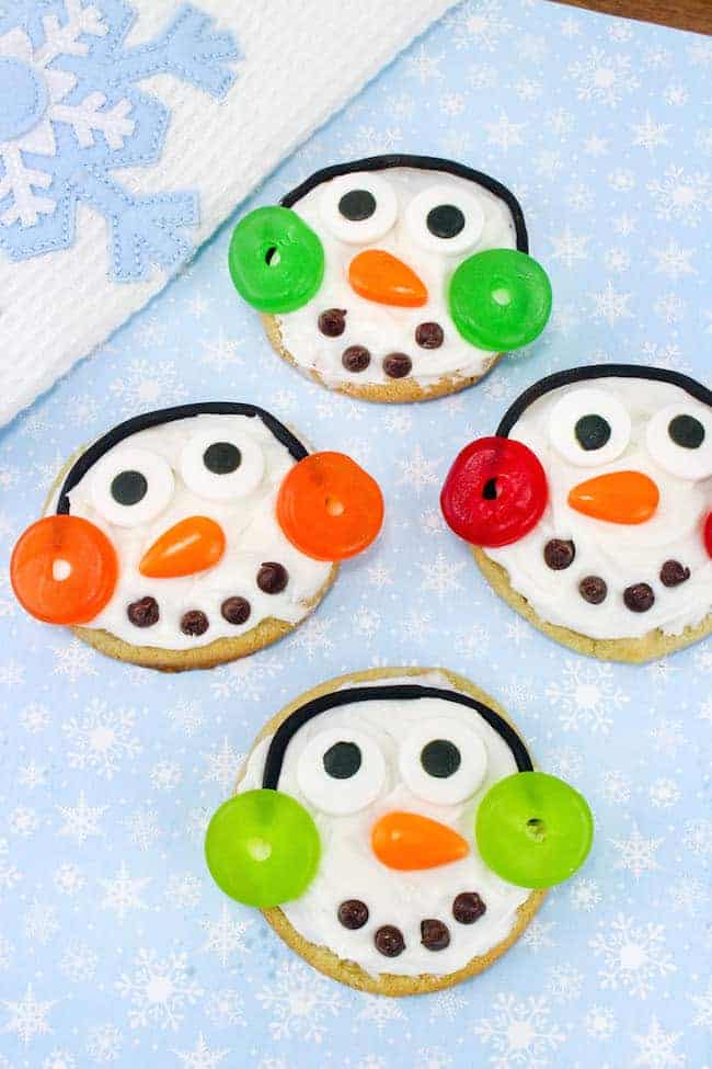 Snowman Sugar Cookie - perfect for a Christmas Cookie Swap and a fun Christmas activity to do with the kids