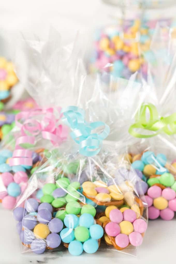 Flower Pretzel Bites in a gift bag