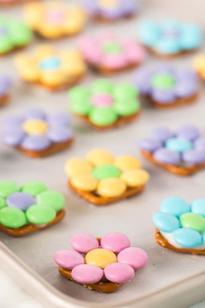 How to Make Spring Flower Pretzel Bites - The Crafty Blog Stalker