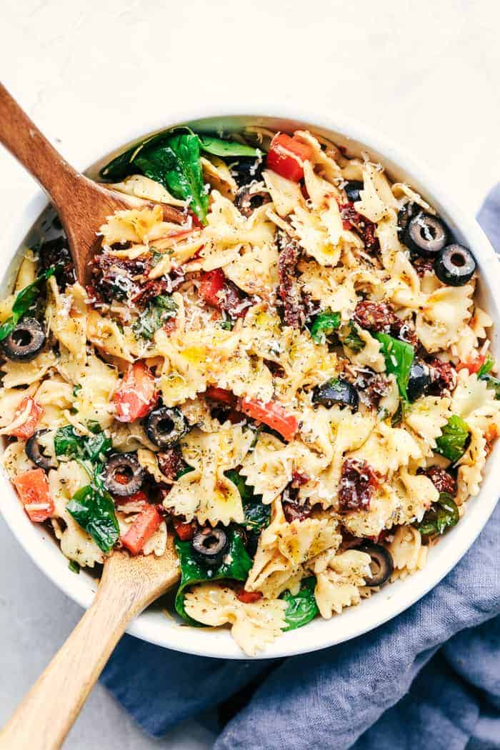 Tuscan Pasta Salad by The Recipe Critic | Tons of delicious pasta salad recipes!