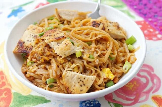 Chicken Pad Thai Recipe: Easy and Delicious - Princess Pinky Girl