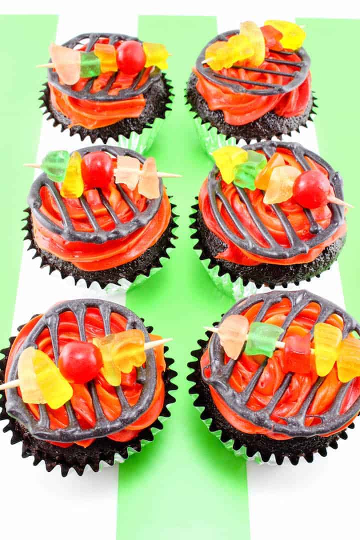 Nieuw BBQ Grill Cupcakes - Fire up the Grill for a Sweet Treat PU-47