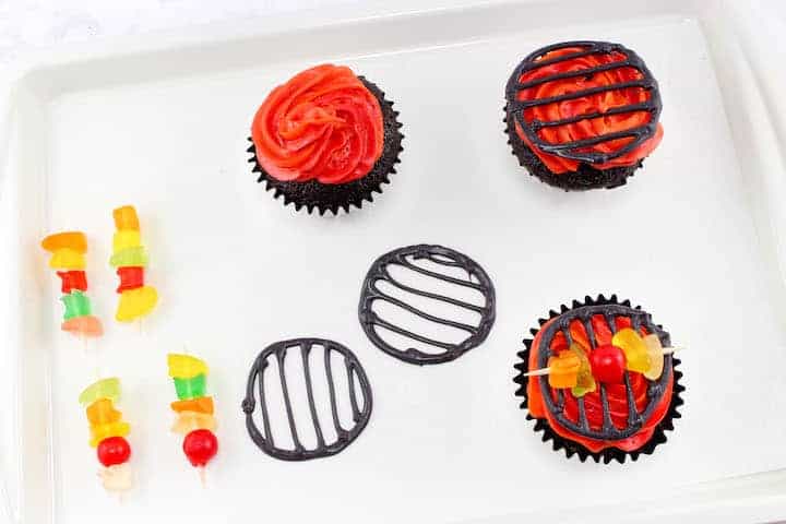 BBQ Grill Cupcakes assemble grill