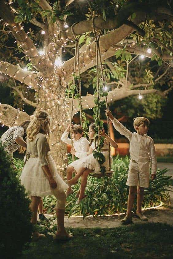 Tree Swing via Decor Addict | Gorgeous and Whimsical Backyards