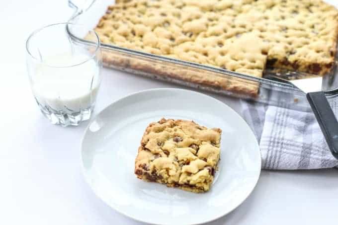 Cake Mix Chocolate Chip Cookie Bars {4 ingredients!) - Princess Pinky Girl