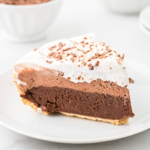 chocolate pudding pie featured image