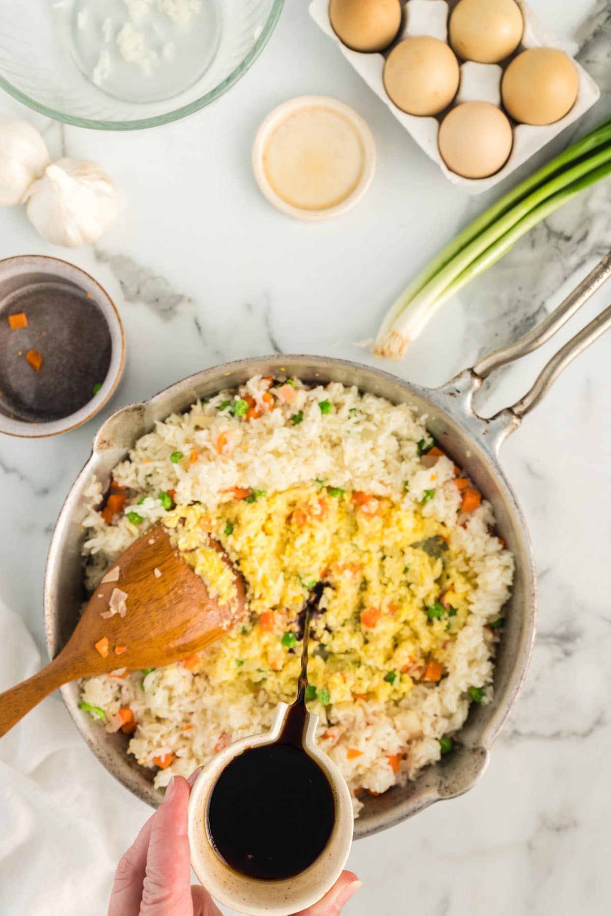 add sauces into the skillet