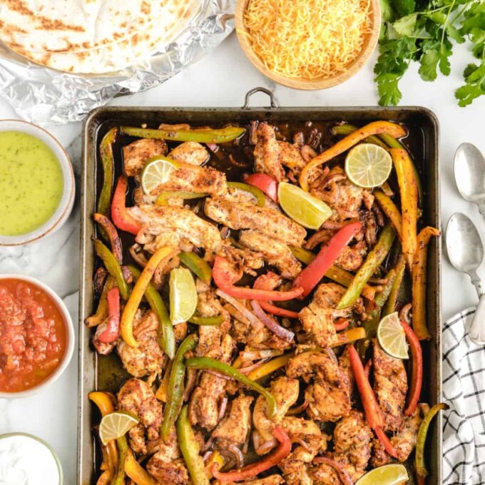 Chicken Fajitas Sheet Pan Recipe (Quick & Easy Dinner!) - Princess ...