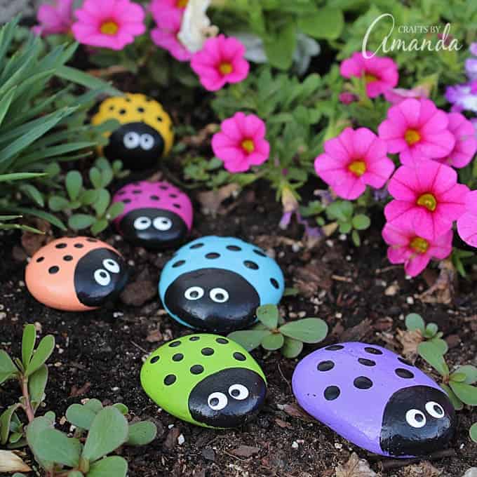 ladybug-painted-rocks-680