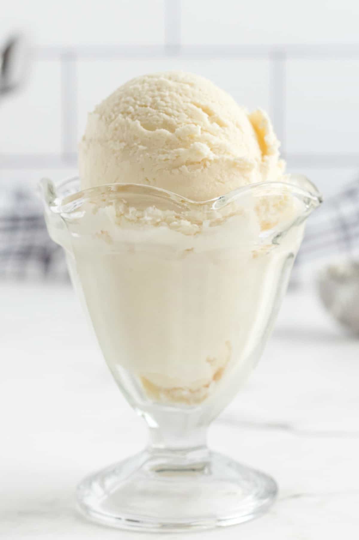 Simply the Best Vanilla Ice Cream {No-Churn Recipe} - Princess Pinky Girl