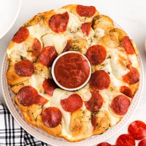 pull apart pizza bread featured image