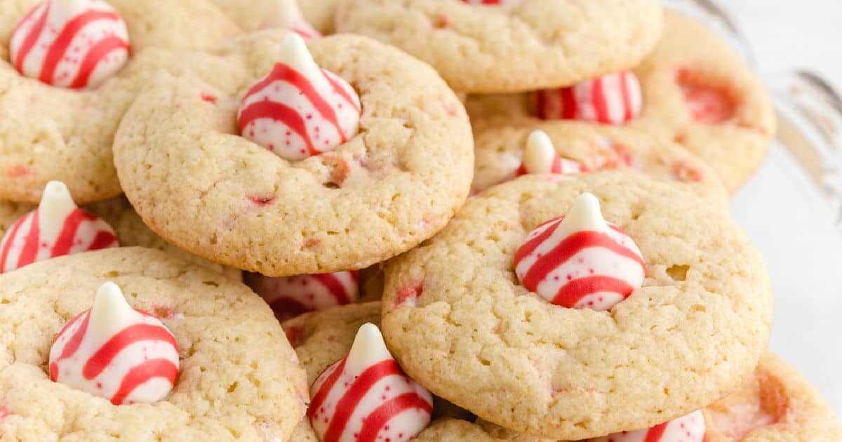 Candy Cane Kiss Cookies - Princess Pinky Girl