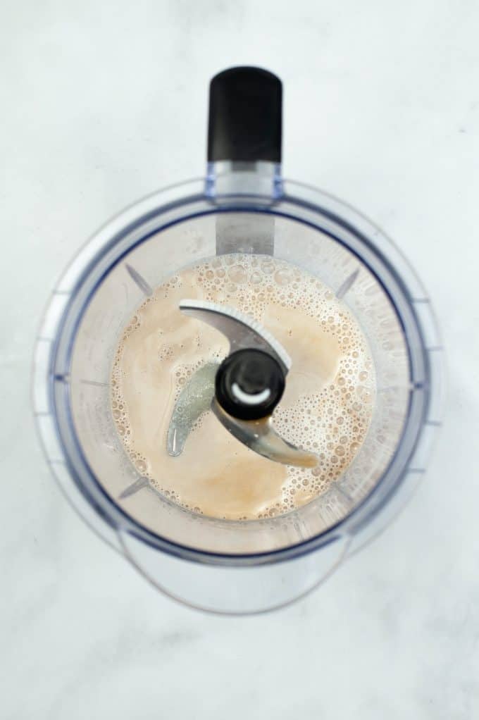 Blend the sugar, cream, and vanilla in a blender