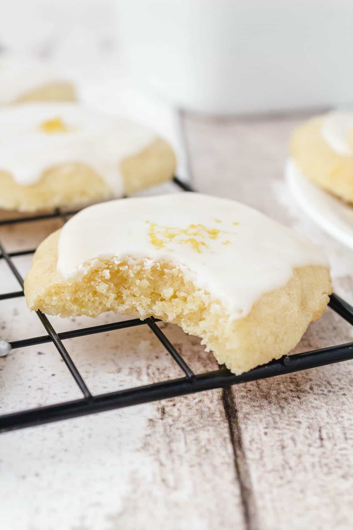 zoomed in lemon cookies